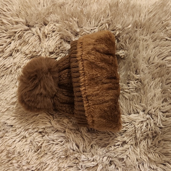 NEW UGG INFINITY SCARF AND HAT SET - Picture 4 of 4